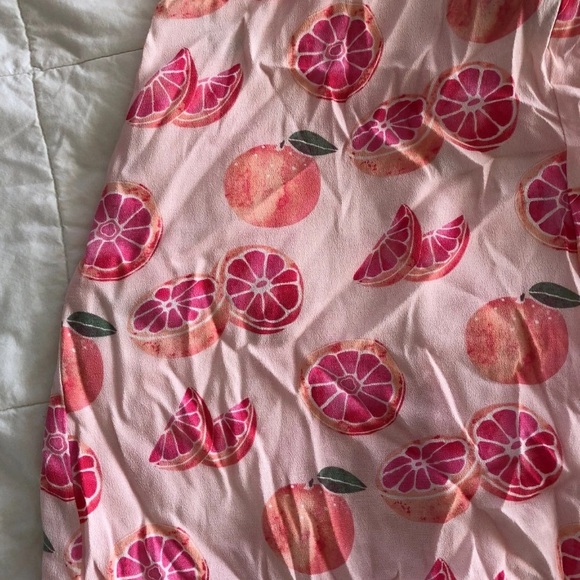 *SOLD* NWT Wildfox Grapefruit Jumper - Picture 2 of 4